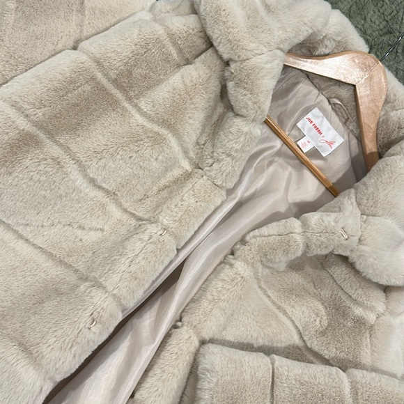 Jillian Harris x Joe Fresh Coat - Picture 4 of 7